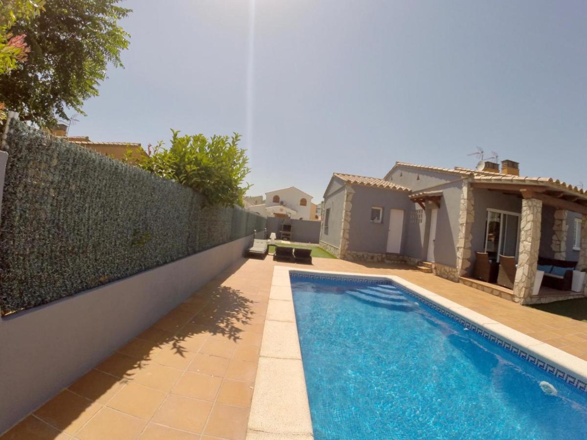 Casa En L Escala Con Piscina Y Wifi Free Villa L' Escala Dış mekan fotoğraf