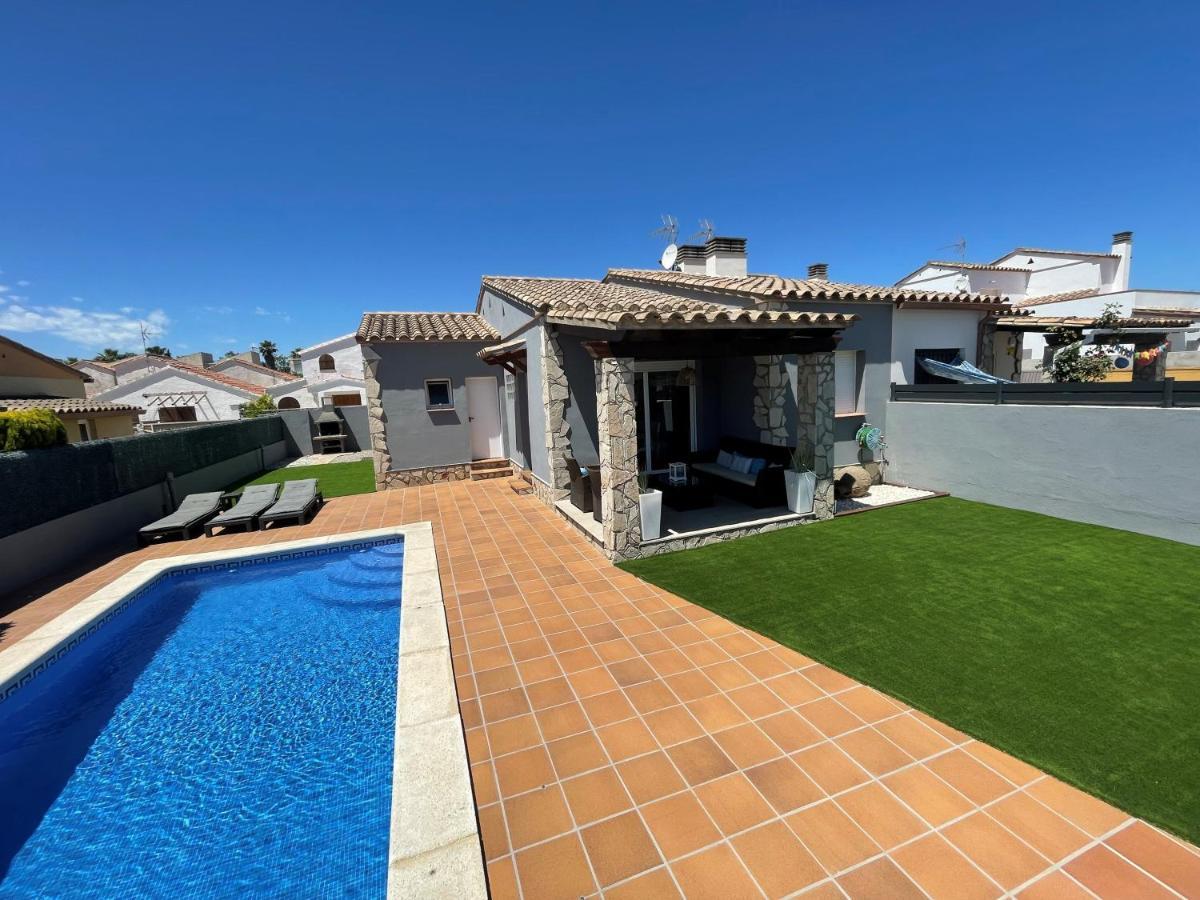 Casa En L Escala Con Piscina Y Wifi Free Villa L' Escala Dış mekan fotoğraf