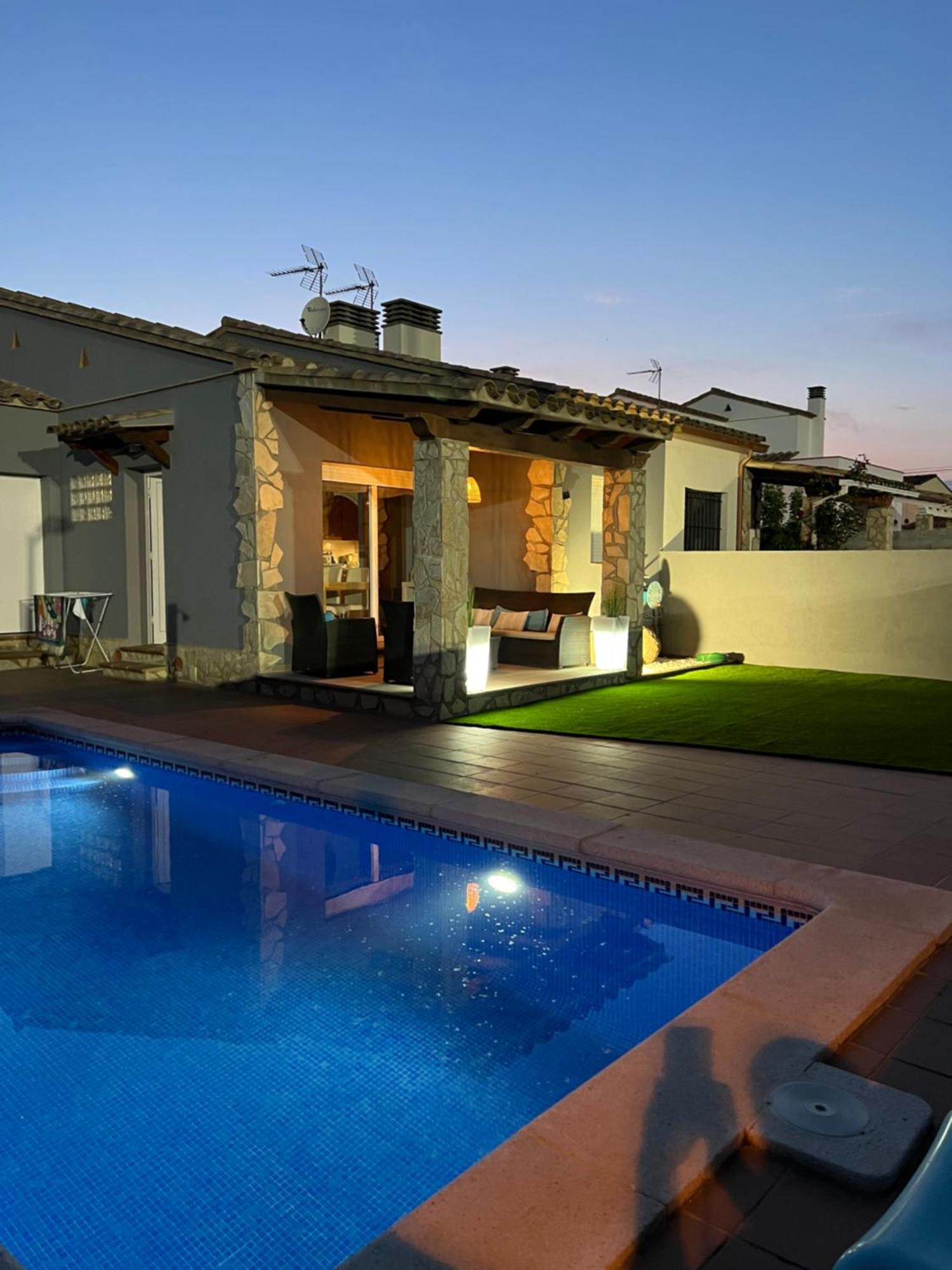 Casa En L Escala Con Piscina Y Wifi Free Villa L' Escala Dış mekan fotoğraf