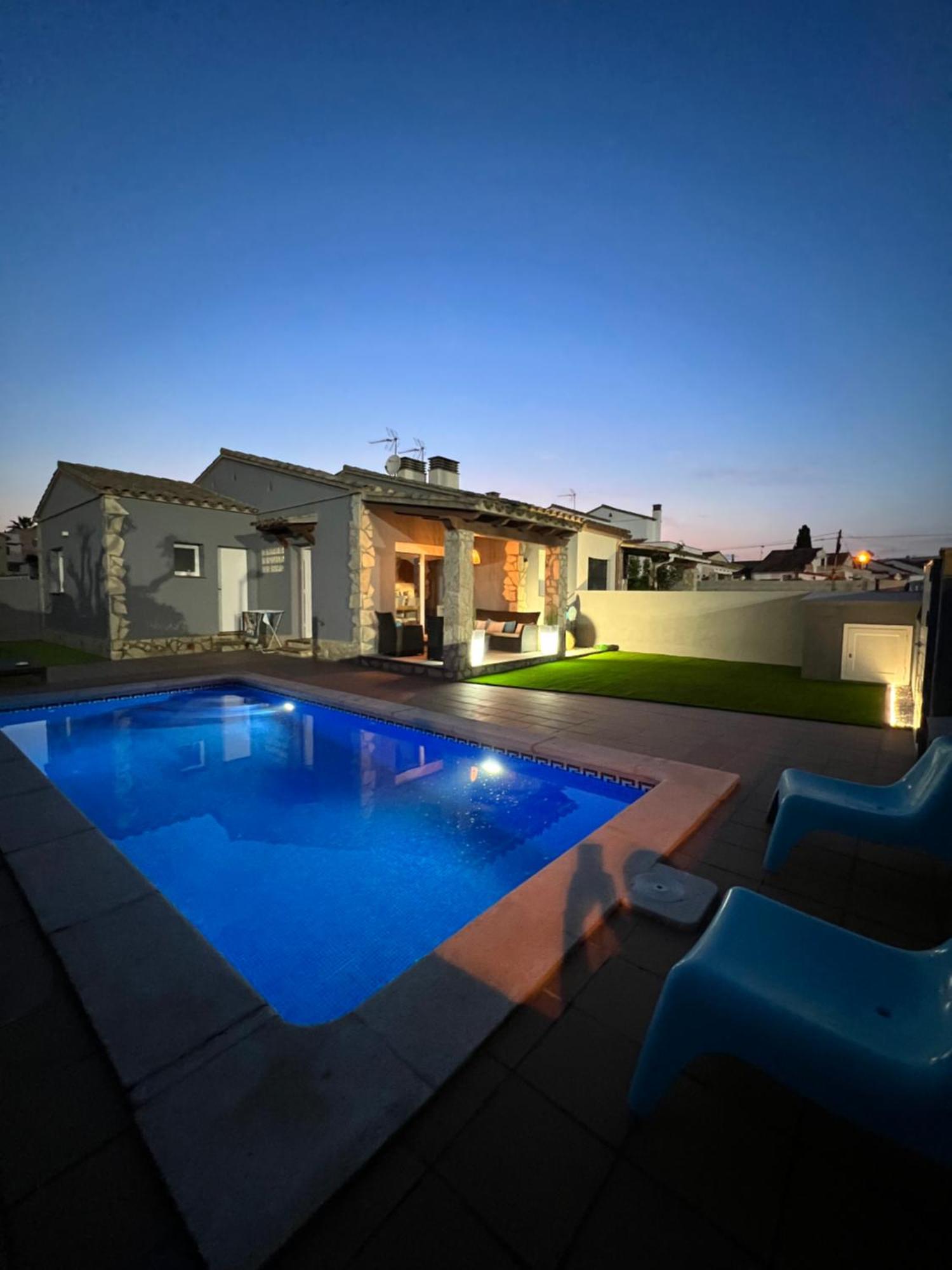 Casa En L Escala Con Piscina Y Wifi Free Villa L' Escala Dış mekan fotoğraf